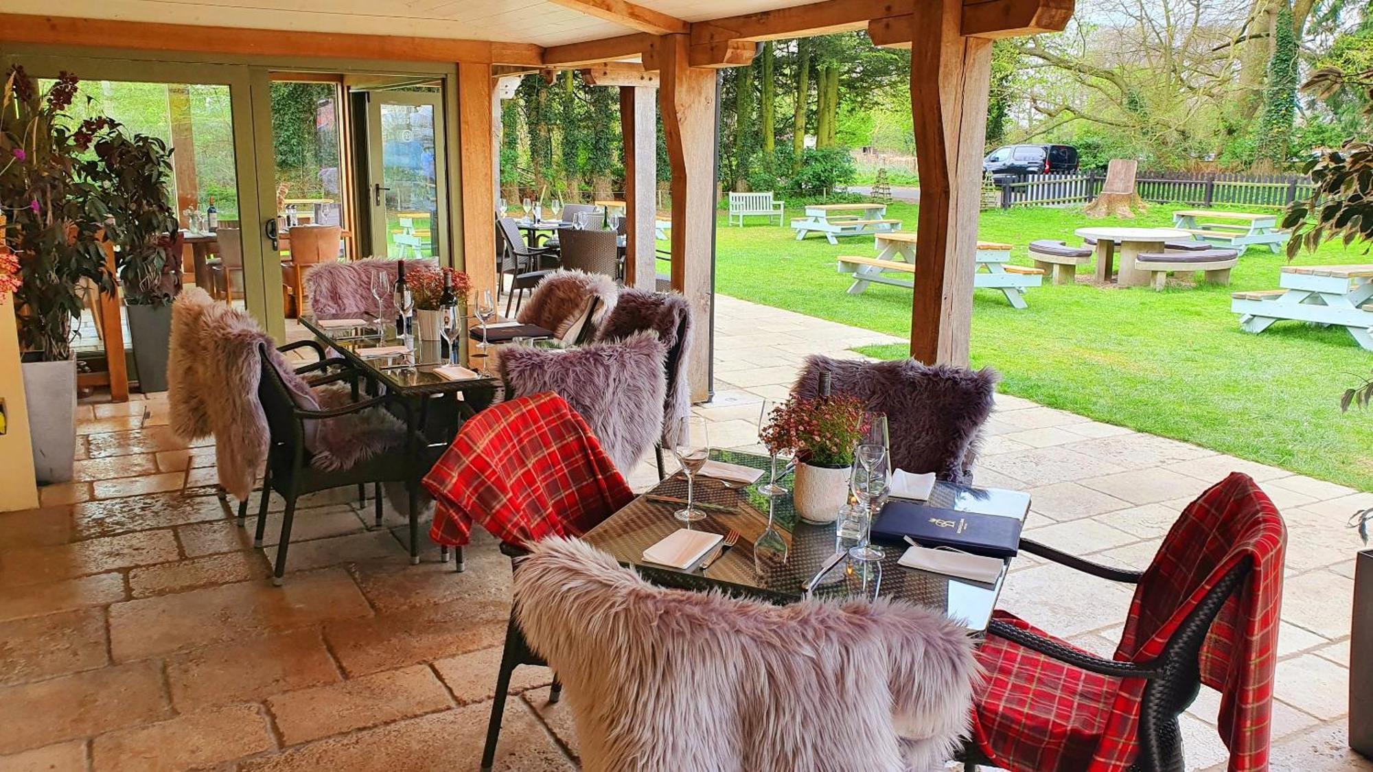 The Bedingfeld Arms Hotel Oxborough Eksteriør billede