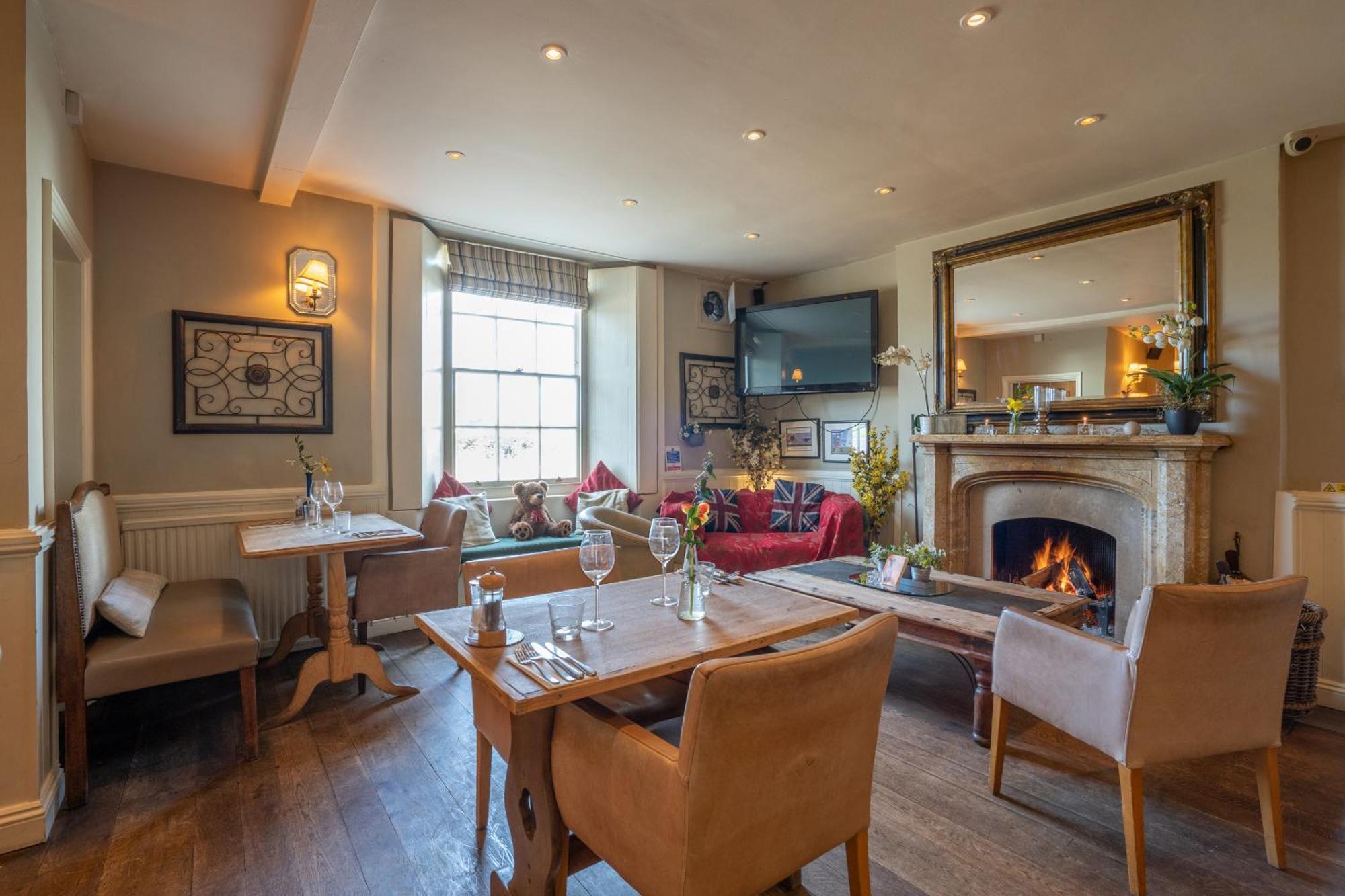 The Bedingfeld Arms Hotel Oxborough Eksteriør billede