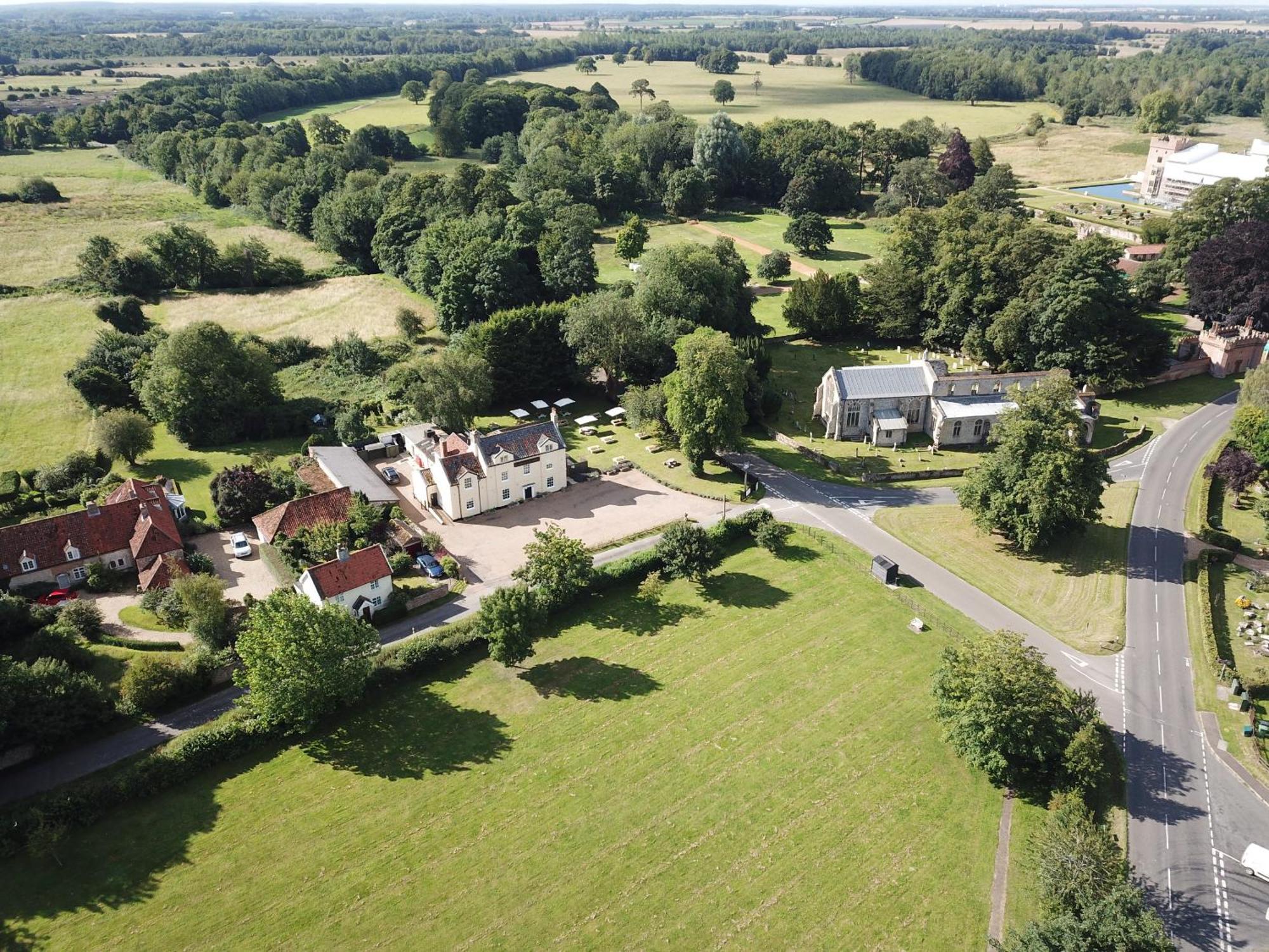 The Bedingfeld Arms Hotel Oxborough Eksteriør billede